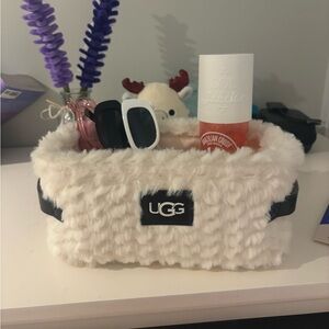Fuzzy ugg basket